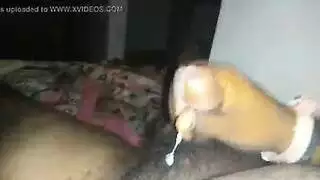 رعشة جنسية عند رضاعة البزولة