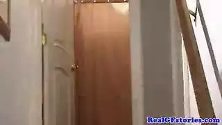 الابن يراهن عل الام مع صديقه ابو زب الكبير