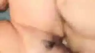 جلسة سرير صباحية: فتاة تونسية تأخذ القذف على وجهها