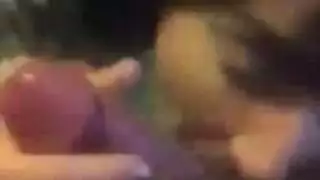 جلسة نكاح سرية للصديقة: تعمل على قضيب غريب صلب