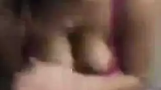 ناديا تأخذ جنساً شرجياً من قضيب رئيسها الصلب في المكتب