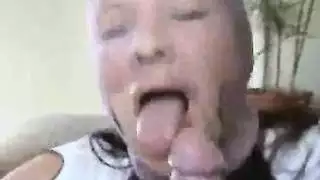 زبور كبيرة سوداء تلبيد أمهات سودانيات ممتلئات