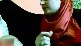 بنات محجبة تمص زبر