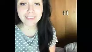 سيدة شقراء مفلسة تتوسل للقضيب