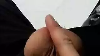 ام تدلل كسها و انضمام الابن