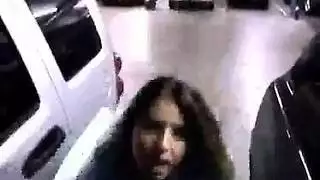 ساونا جماعي: المومسة السمراء تتوسل للمزيد