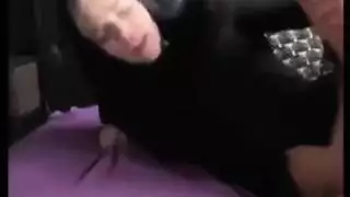 ض جنس على السرير مع اخوها وتقول له احنا اخوات