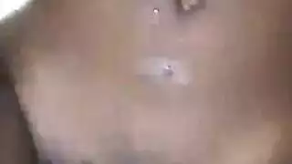 ضرب بوضعية الكلب: قضيب أبيض يصدم الفاتنة السمراء كيارا كول من الخلف