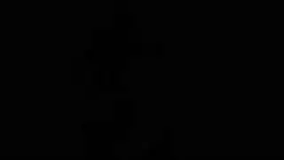 شقراء كبيرة الصدر تأخذ قضيبًا ضخمًا في حلقها