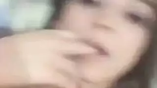 بريتاني يائسة وجميلة تأخذ عضو ذكري مقابل المال