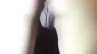 واحد يقوم بتقلع الملابس واحده في الشارع اطلع لها ملابسها