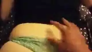مثليات ساخنات يستكشفن الجنس الشرجي ويصرخن من النشوة