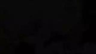 عاهرة صغيرة تحصل على فتحة شرجها ممطوطة من قبل عشقتها المثلية الخبيرة