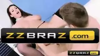النيك العنيف يجبر سكرتيرة و يفشخها هو وزميله