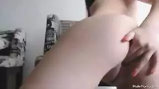 السيد روبنسون يصور فم المراهقة وثدييها الضخمين في جلسة بورن