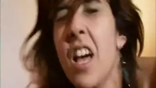 شاب ينيك فتات عذراء لأول مرة