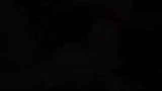 زوجان متزوجان في فيلم جنس ثلاثي صريح مع أنثى