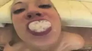 نيك من للمصور مترجم