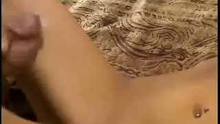 شقراء مراهقة مغرية ذات أثداء كبيرة في جنس عنيف