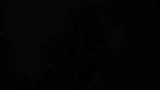 حفلة كس مراهقات: شاب يقدم قضيب عميق للفتاتين