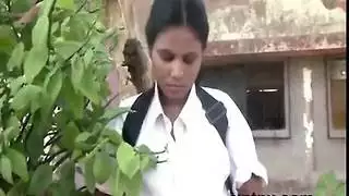 ثالوث سحاقي مراهقات شرجي مع كس مشعر