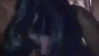 رجل مسن يأخذ عذرية الطالبة المراهقة بعنف