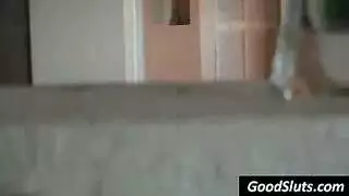 طالبة بالكاد قانونية تتعرض لاختراق مزدوج في الطبيعة