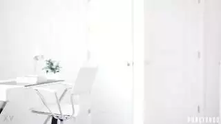 العنوان الأصلي: إنها تحب أن يتم تصويرها وهي عارية ثم أن تمارس الجنس مع هذه الشابة النحيلة