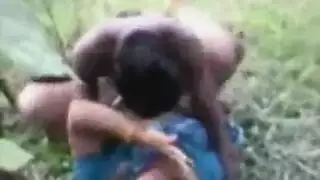 فلاح صعيدي ينيك بنت مصر في المزرعه