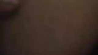 مسك أفخاذ النساء