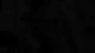 مراهقة آسيوية مشعرة تُدفع في فرجها الضيق بقوة