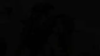 الأخت تمنحه عملية استمناء فوضوية لقضيبه المنتصب النابض