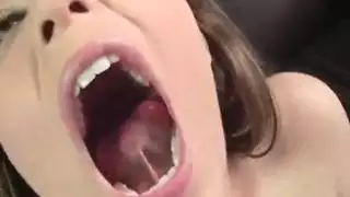 شقراء موشومة مثيرة تمارس الجنس بقوة بعد تدليك زيتي إباحي