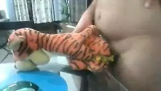 رحلة نائبة الرئيس البرية: إيلاج مزدوج واستحمام بالمني