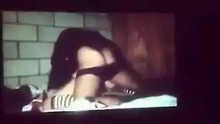 إصبع هواة يمارس الجنس مع شرج ضيق