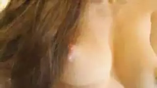ام تعرض علي ابنيها النيك حتي يروح الرقص