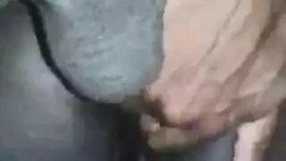 أفلام إباحية مكتبية: جنس شرجي بملابس داخلية زرقاء مع شابين