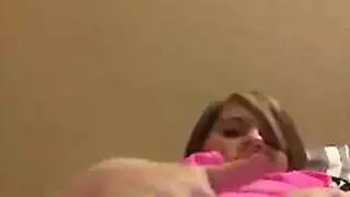 فتاة خيال مقرنة ذات ثديين ضخمين تحب الجنس الشرجي العنيف والوضعية الخلفية