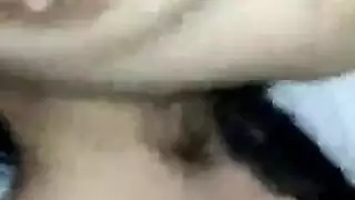 سيلفيا ستيلانا المعدمة تُستخدم كحفرة قذف للعصابة الجنسية في الحافلة