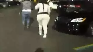 أخت متزوجة بمهبل ضخم تتعرض للجماع الخشن