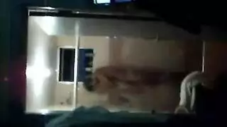 بورن عربي غريب: شرج جماعي لمراهقة مغربية