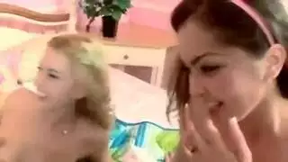 ليكسي بيل وبريت في علاقة رباعية صريحة مع ثلاثة فحول