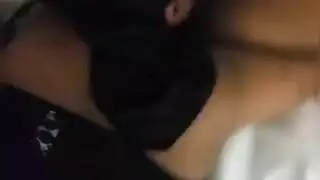 ملكات سوداوات تهيمن على رجل في حفلة جماع جامحة