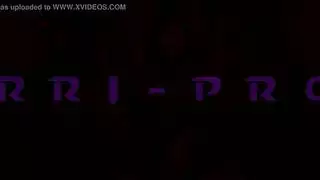 كيري كينسلي تُضرب بواسطة بي بي سي وتحب كل بوصة