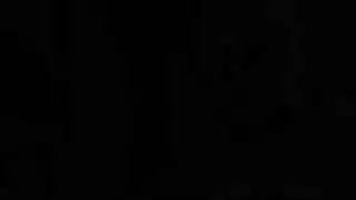 امرأتان من السحاقيات تنظران إلى كسهما ولعقهما بسرور كبير