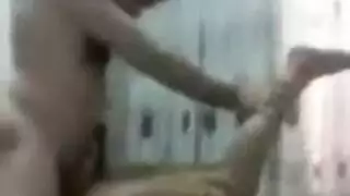 لقاني خويا عريانة