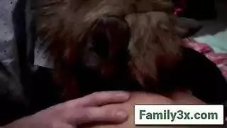 اللسان حليب بوف في سن المراهقة
