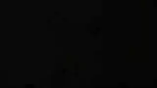 خيالي: مشاهدة فتاة شابة تمارس الجنس مع غرباء أجانب