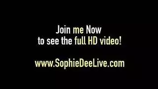 سحاقيات ذوات أثداء كبيرة يقبلن البظر بعمق ويمصصن الحلمات