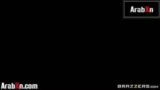 الابن و أمه نايمة